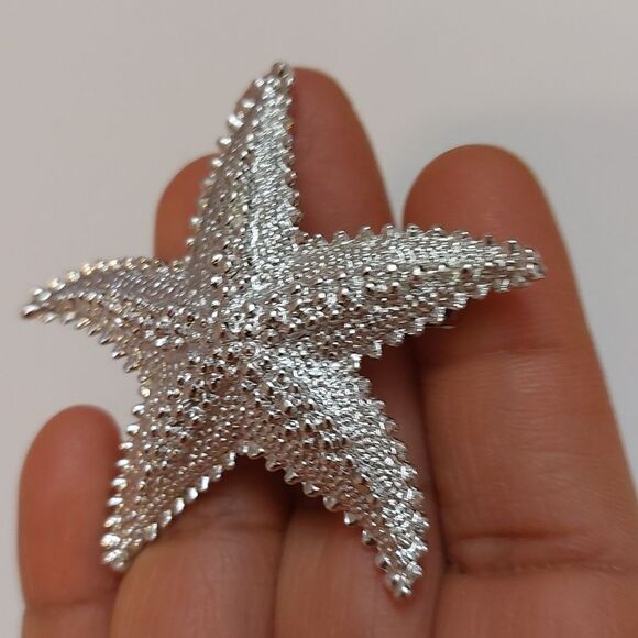 Realistic Looking Sea Starfish Silver Tone Brooch Pin - Picture 3 of 5